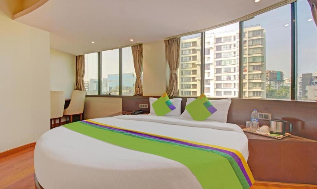 Hotel Pacific By Bestays มุมไบ ภายนอก รูปภาพ