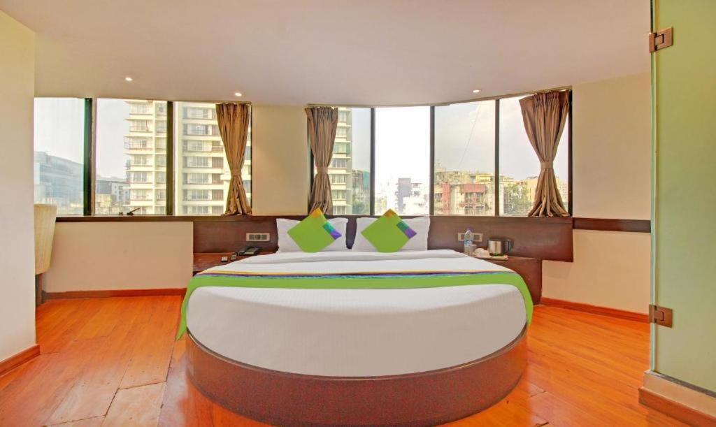 Hotel Pacific By Bestays มุมไบ ภายนอก รูปภาพ